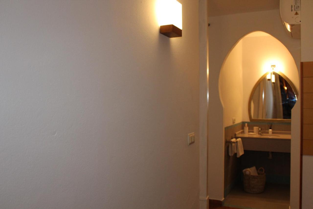 Fonduq Estudios Tarifa Buitenkant foto